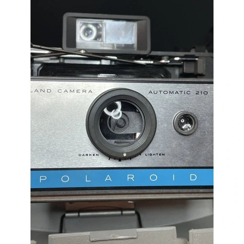 Polaroid Automatic‎ 210 Land Camera With User's Manual & Literature Untested